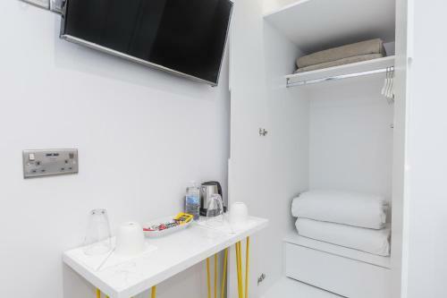 Hostal Ta House