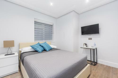 Hostal Ta House