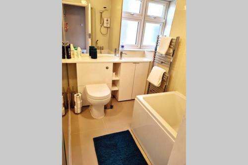 Seaside Town Apartment In Great Location