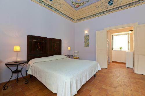 Porto Salvo Apartments