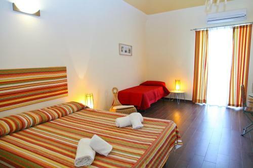 Porto Salvo Apartments