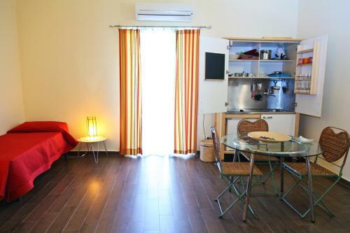 Porto Salvo Apartments