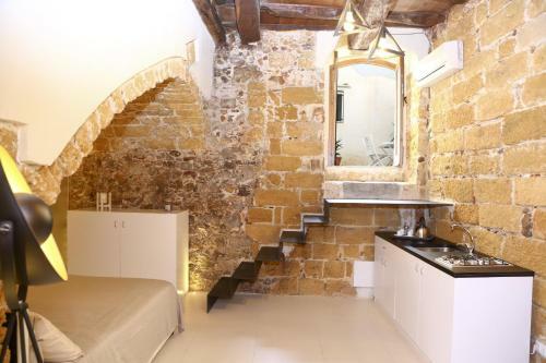 Porto Salvo Apartments