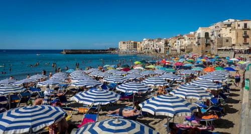 Porto Salvo Apartments