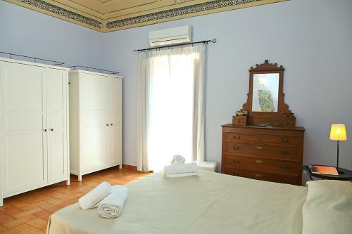Porto Salvo Apartments