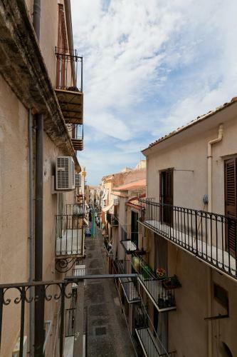 Porto Salvo Apartments