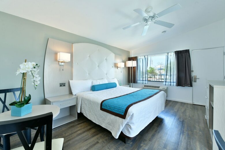 Hotel The Freeport Inn And Marina