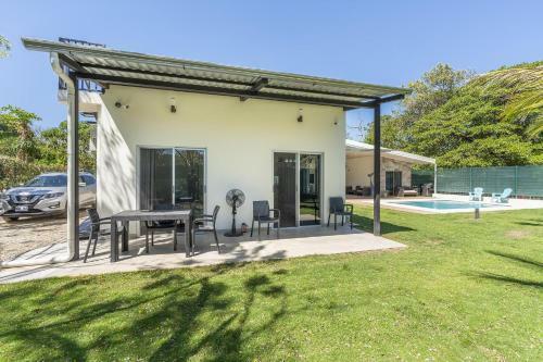 Gorgeous New 3-bd House And 2-bd Casita With Pool