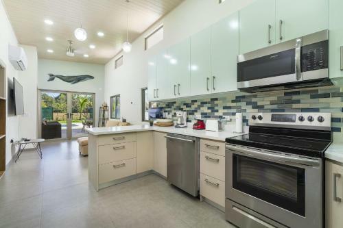 Gorgeous New 3-bd House And 2-bd Casita With Pool