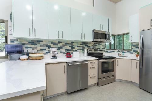 Gorgeous New 3-bd House And 2-bd Casita With Pool