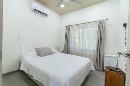 Gorgeous New 3-bd House And 2-bd Casita With Pool