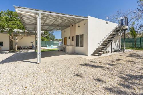 Gorgeous New 3-bd House And 2-bd Casita With Pool
