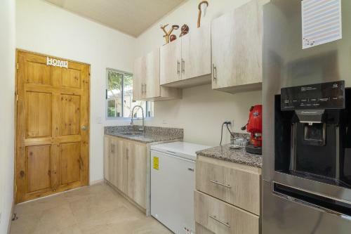 Gorgeous New 3-bd House And 2-bd Casita With Pool