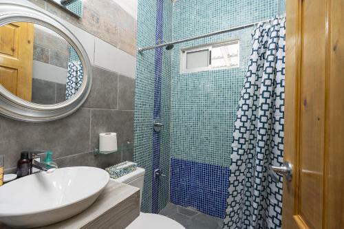 Gorgeous New 3-bd House And 2-bd Casita With Pool