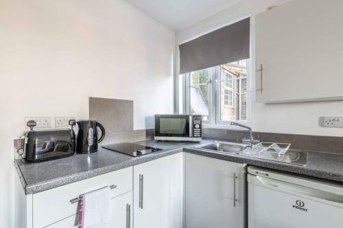 Apartamento Modern Studio On Egham High Street