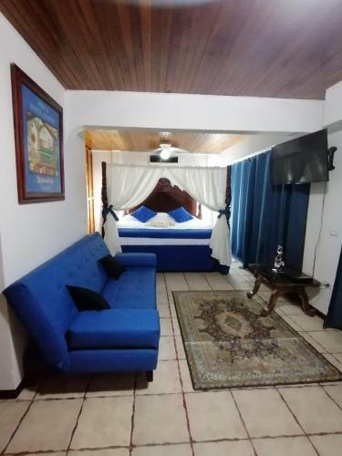 Val Hotel Manuel Antonio Cr