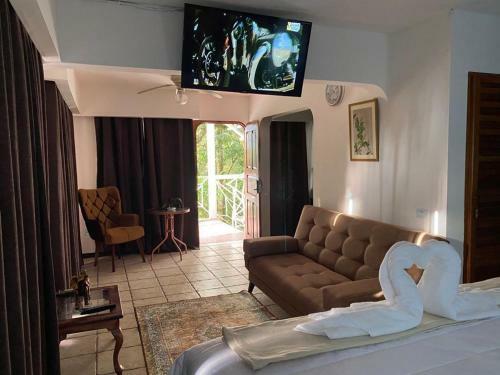 Val Hotel Manuel Antonio Cr