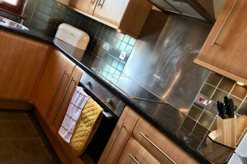 2 Bed**central Apartment-elgin** Free Parking/wifi