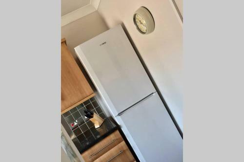 2 Bed**central Apartment-elgin** Free Parking/wifi