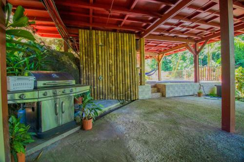 Bali Inspired Casa Cascada W Jungle Views Wi-fi Private Pool AC