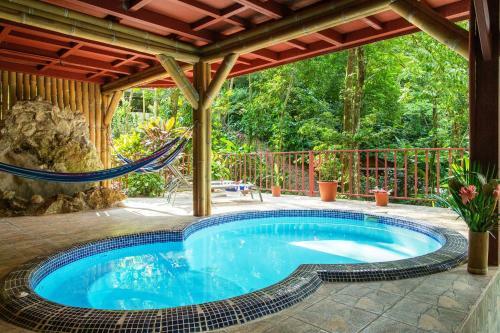 Bali Inspired Casa Cascada W Jungle Views Wi-fi Private Pool AC