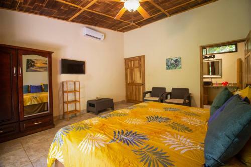Bali Inspired Casa Cascada W Jungle Views Wi-fi Private Pool AC