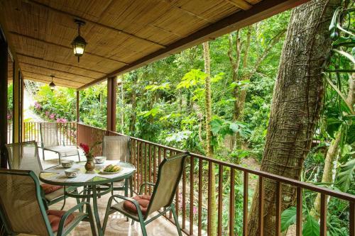 Bali Inspired Casa Cascada W Jungle Views Wi-fi Private Pool AC