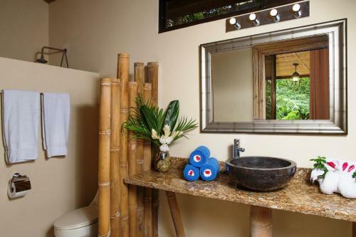 Bali Inspired Casa Cascada W Jungle Views Wi-fi Private Pool AC
