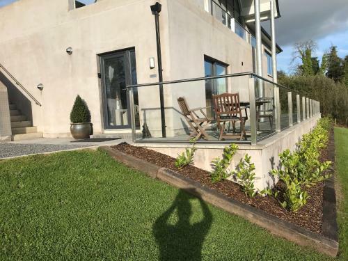 Lakeside Apartment