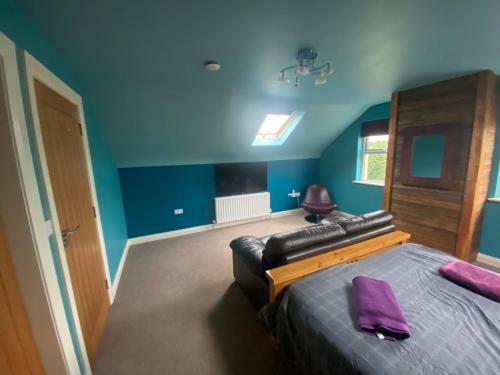 Group Accommodation Sleeps 12 Hot Tub Cinema Pets
