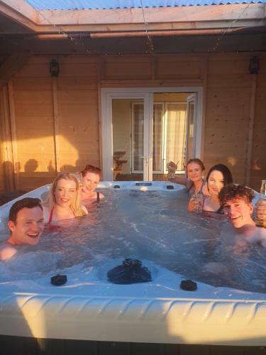 Group Accommodation Sleeps 12 Hot Tub Cinema Pets