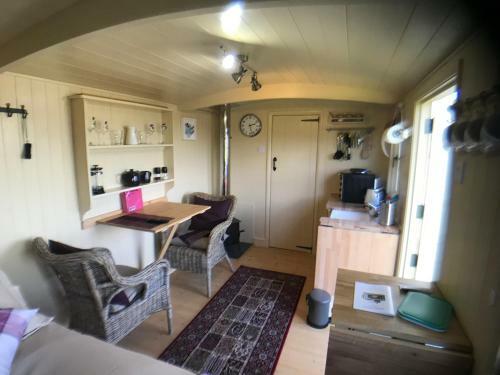 The Hawthorn Shepherds Hut