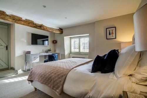 Luxury Old Sorting Office In Cotswold Town Centre
