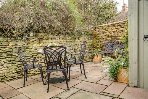 Luxury Old Sorting Office In Cotswold Town Centre