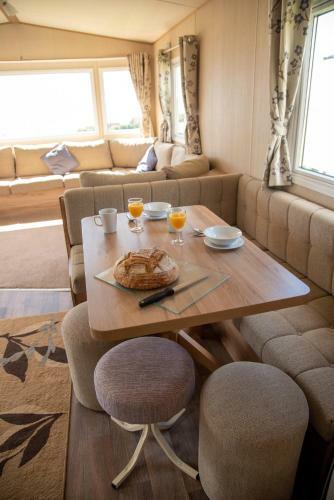 Devon Cliffs Holiday Home