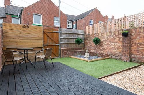 Modern New Refurbished House With Parking