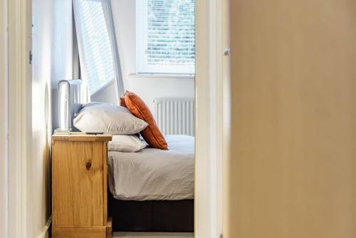 Stylish 2 Bedroom Apartment, Central Exeter, Parking On Site