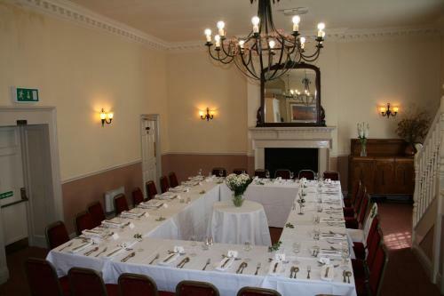Hostal The White Hart Hotel