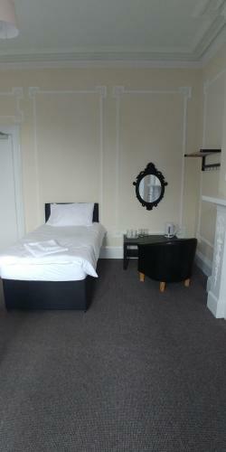 Hostal Mayfair Guest House