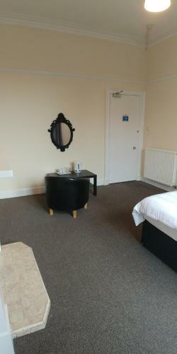 Hostal Mayfair Guest House
