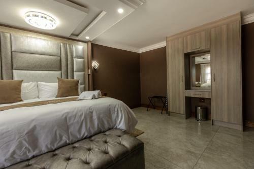 Xilumani Hotel
