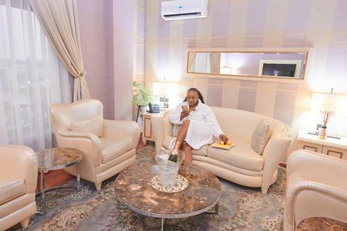 Oak Haven Hotel & Suites