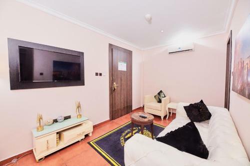 Oak Haven Hotel & Suites