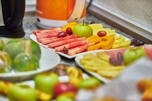 Oak Haven Hotel & Suites