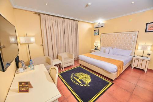 Oak Haven Hotel & Suites