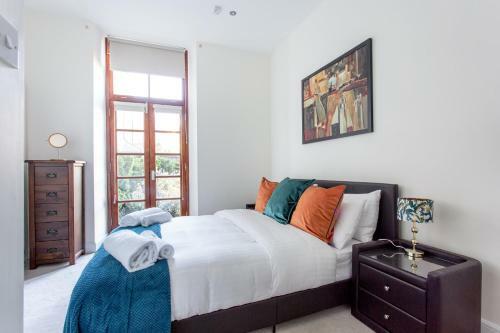 Colonial Victorian Apartment, Fab Central Location
