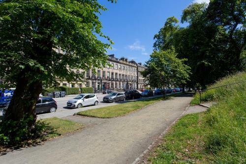Colonial Victorian Apartment, Fab Central Location