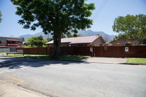 Hostal Antiqua Guest House