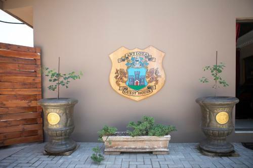 Hostal Antiqua Guest House