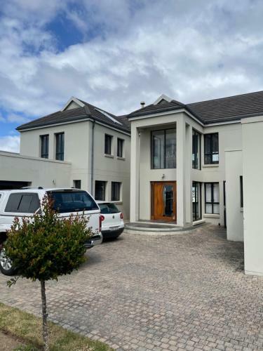 Hostal Brookside Living